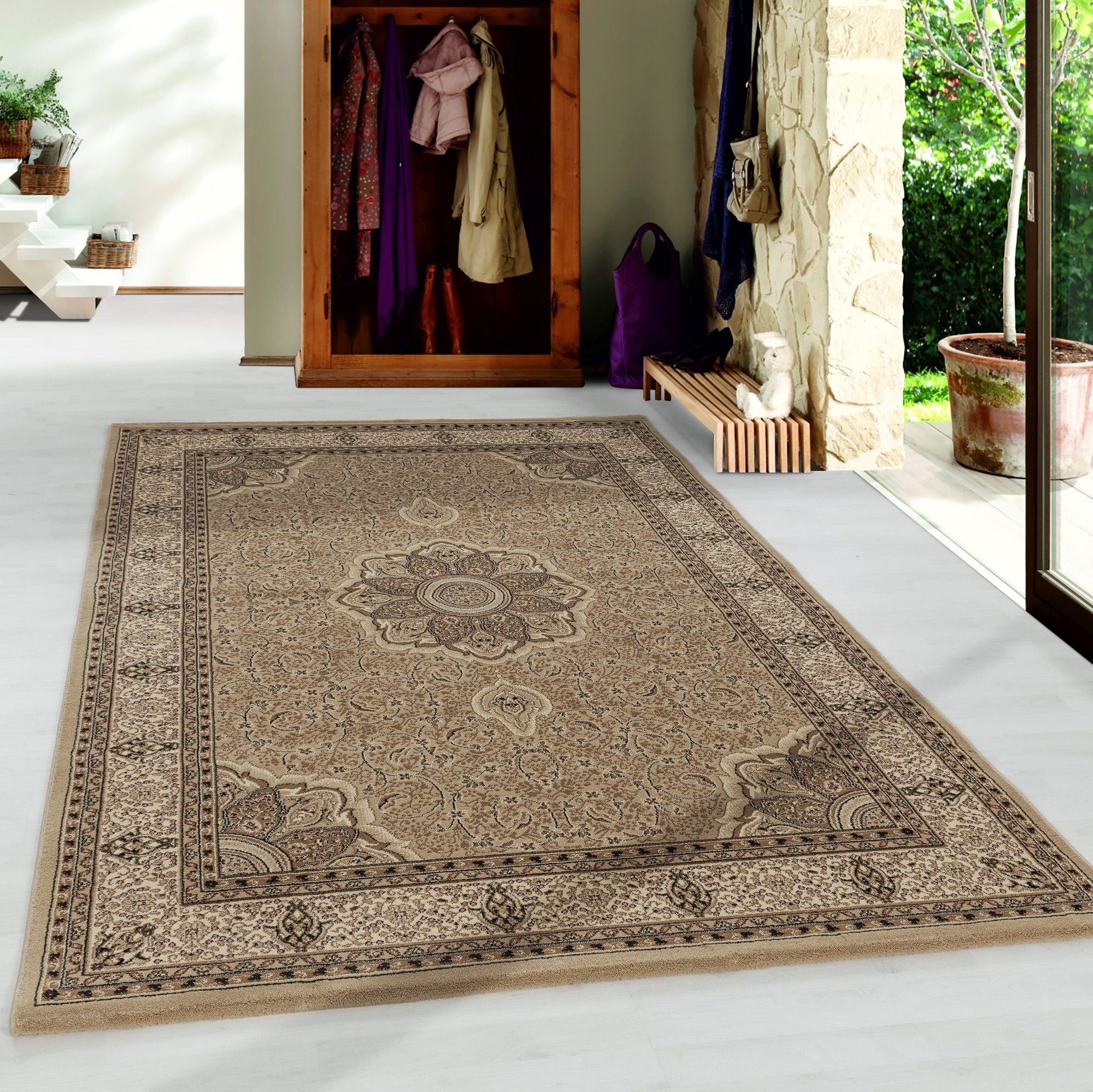 Beige Laagpolig Vloerkleed Omid Antique Allure Collection.