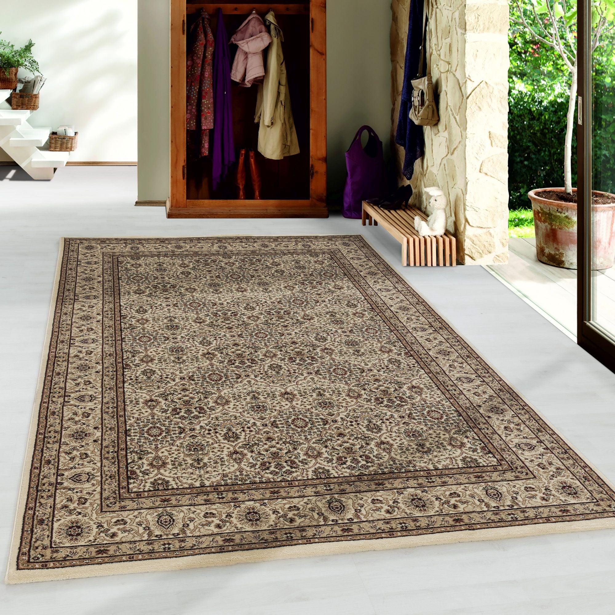 Beige Laagpolig Vloerkleed Omid Antique Allure Collection.